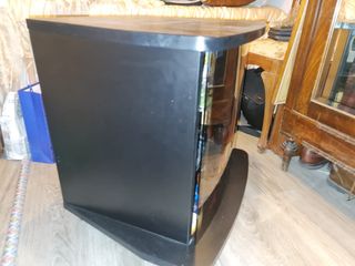 Venta en Madrid. Mesa para TV con ruedas