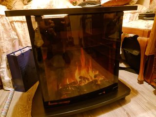 Venta en Madrid. Mesa para TV con ruedas