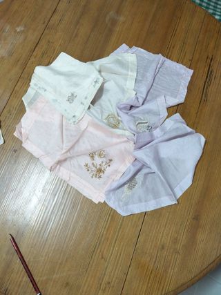 Pañuelos de seda bordados