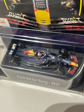 Hot Wheels McLaren y Red Bull F1 2024