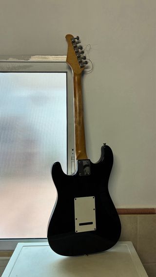Guitarra Eléctrica Sonora Negra