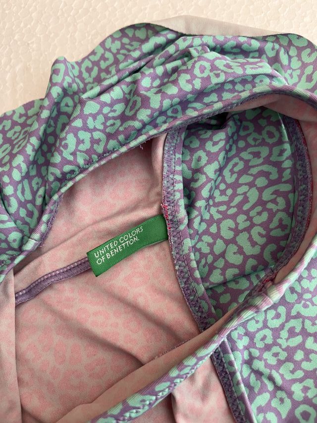 Traje de baño Benetton morado con estampado