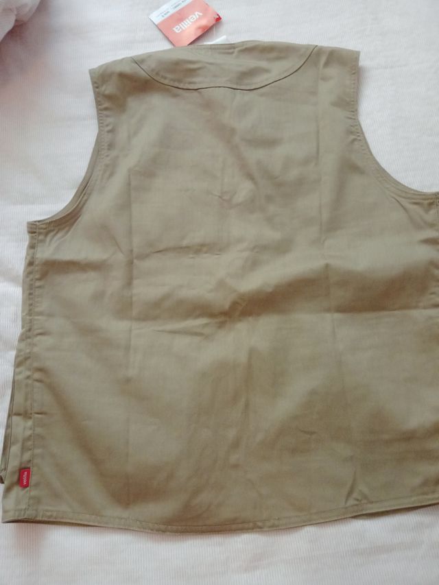 Chaleco beige nuevo
