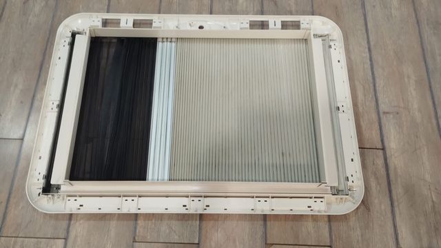 Marco Interior HEKI II DOMETIC Claraboya 900x600