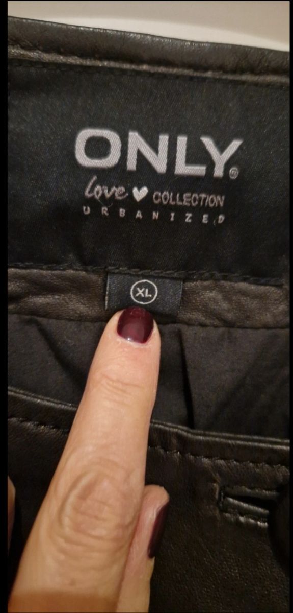 Giacca sfiancata in pelle nera ONLY