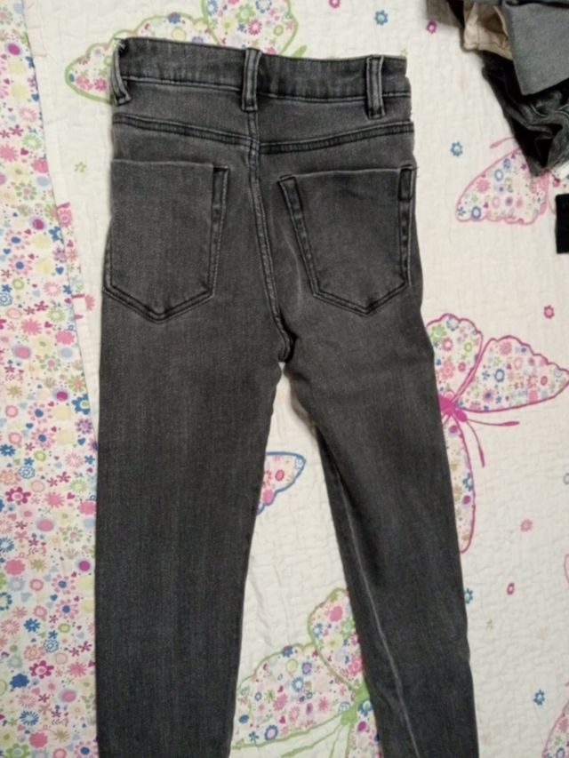Vaqueros niña Bershka talla 32