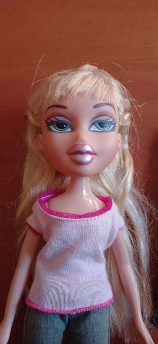 Bambola Bratz Cloe con accessori