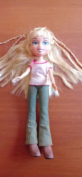 Bambola Bratz Cloe con accessori