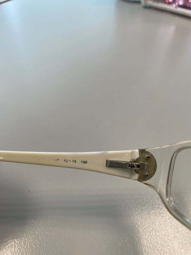 Gafas Vogue transparentes y blancas miopía