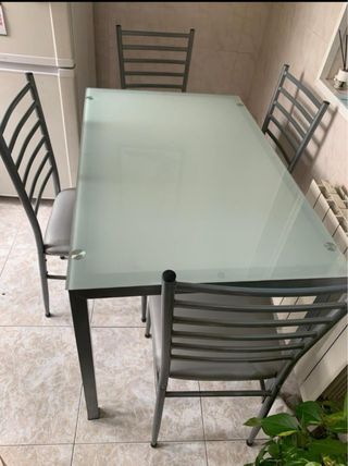 Mesa de cocina cristal y metal
