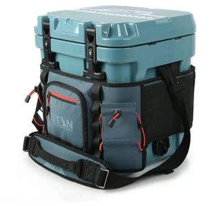 Nevera Rígida Titan by Arctic Zone (Rígida + Bolsa
