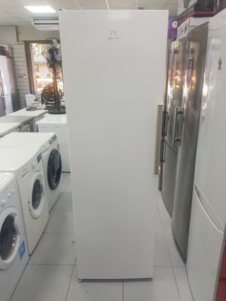 Congelador vertical 1.85cm indesit con garantía 