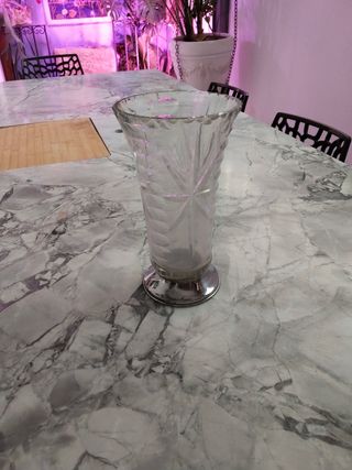 Jarrón de cristal tallado