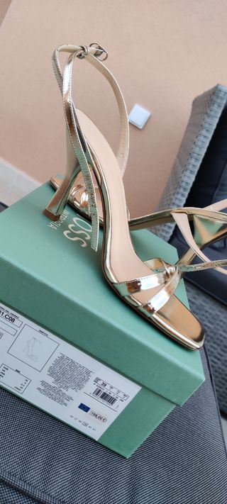 Zapatos Hoss Intropia Dorados