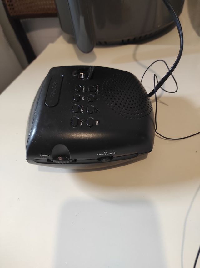 Radio Reloj BRIGHTON BRD-900 USB Negro