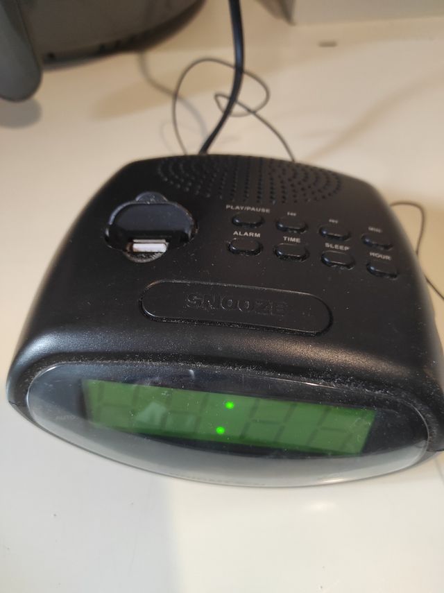 Radio Reloj BRIGHTON BRD-900 USB Negro