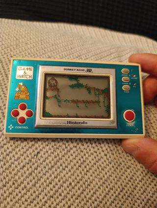 Nintendo Donkey Kong Jr. Game & Watch 
Año 1982