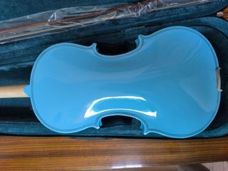Violín de tilo azul celeste 4/4 + accesorios