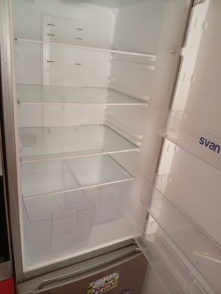 Cajones y baldas para frigorífico Svan