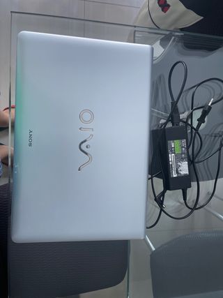 Sony VAIO VPCEB2M1E Portátil