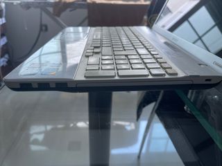 Sony VAIO VPCEB2M1E Portátil