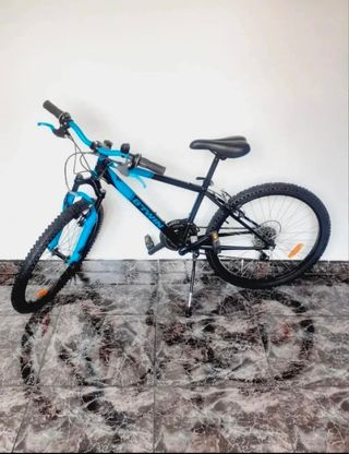 Bicicleta Btwin ST 500 de 24 Azul y Negra