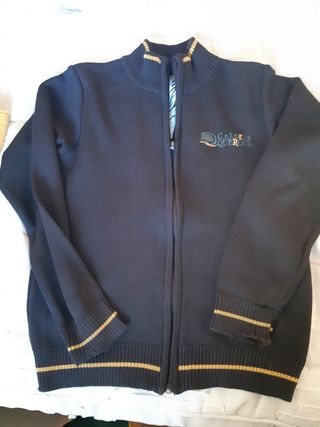 Chaqueta marrón Colegio Quercus Talla 4. 12€