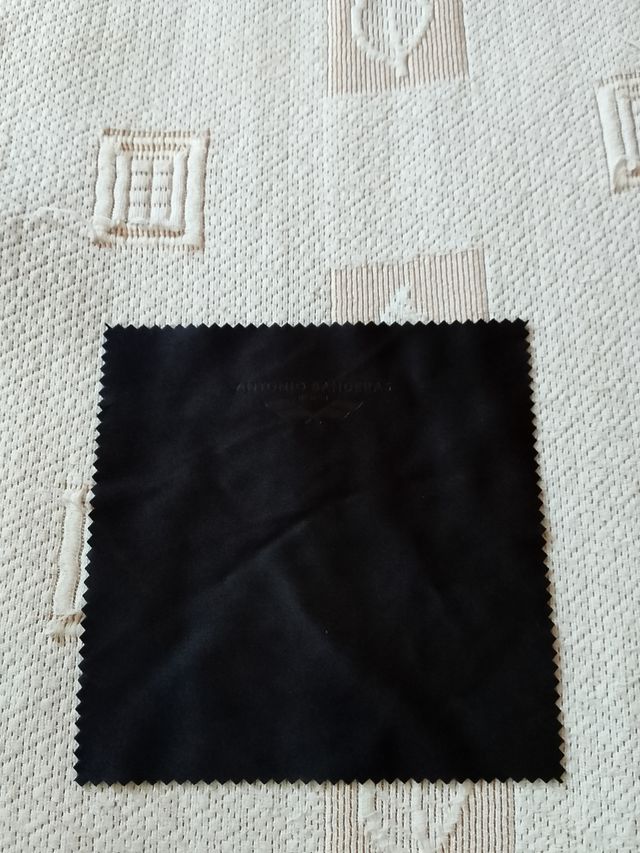 Caja de gafas de madera