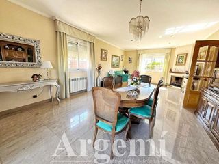 Chalet en venta en Palau-solità i Plegamans