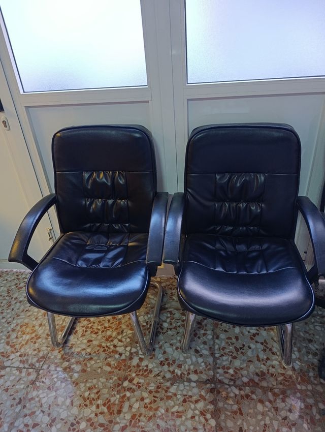 2 Sillas Negras Polipiel