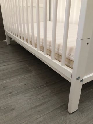 Lettino per bambini con materasso