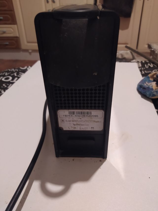 Cafetera Nespresso Negra