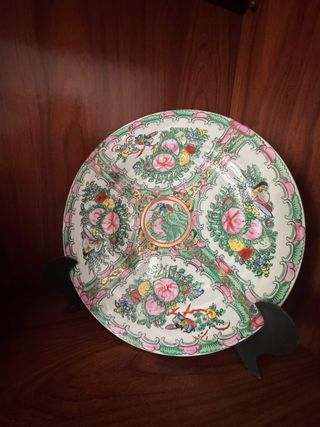 Set di decorazioni cinesi: uova e piatti