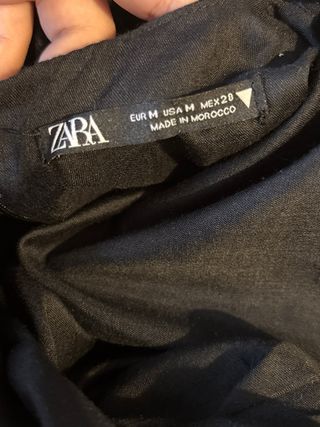 Vestido de zara corto, negro y sin espalda 