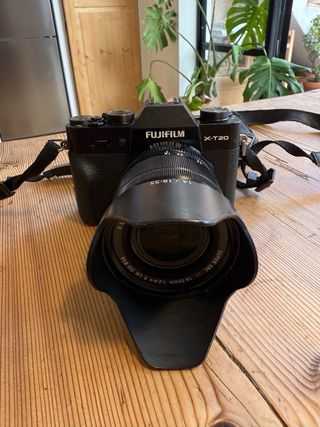 Cámara Fujifilm XT20 con 4 Lentes