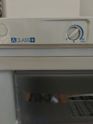 Congelador vertical Indesit blanco
Urge la venta !