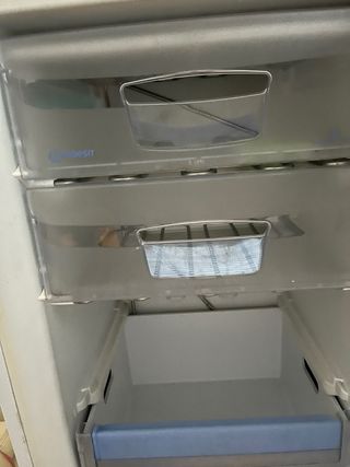 Congelador vertical Indesit blanco Urge la venta !