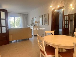 Piso en venta en Los Naranjos - Las Brisas en Marbella
