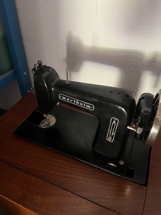 Máquina de coser Wertheim con mueble