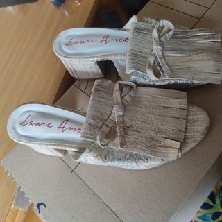 Zapatos de tacón Laura Amate talla 37 dorados
