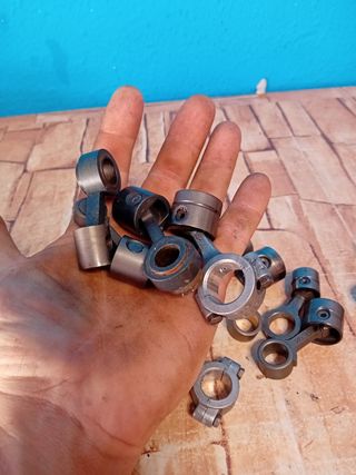Bielas y pistones de motor