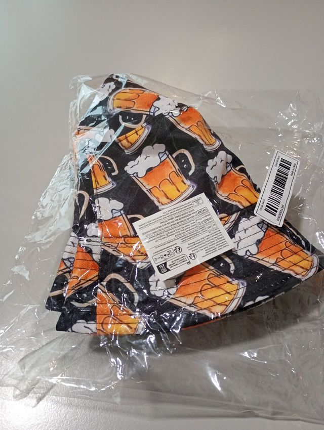 Gorro pescador reversible cervezas/negro