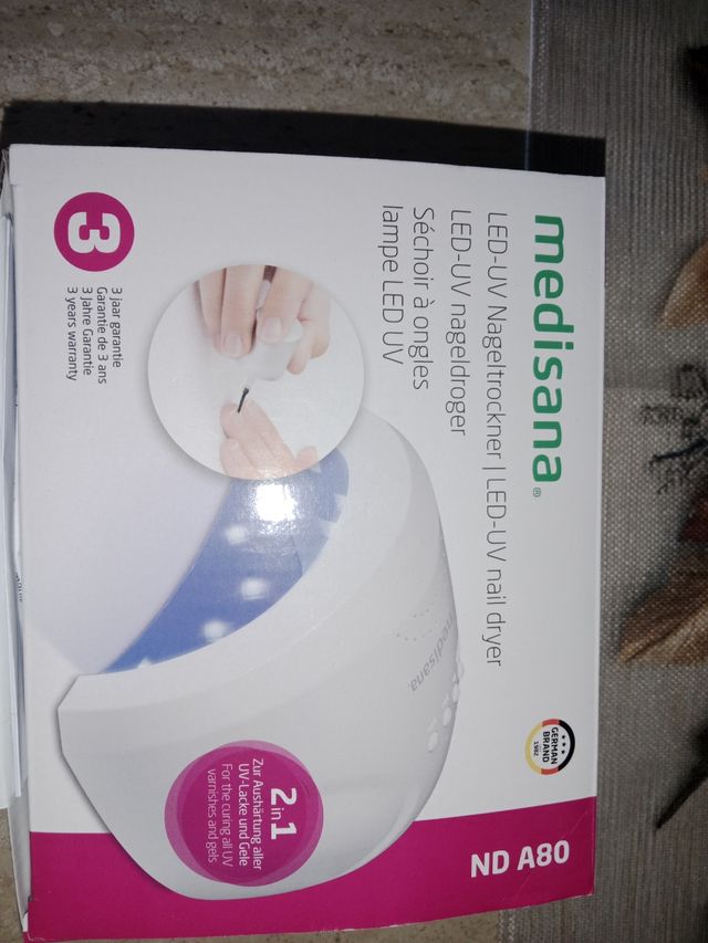 Lámpara LED UV Medisana para Uñas. NUEVA + Esmalte