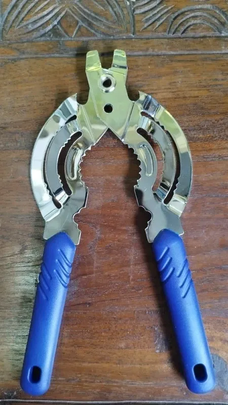 Grattugia con contenitore e apribottiglie