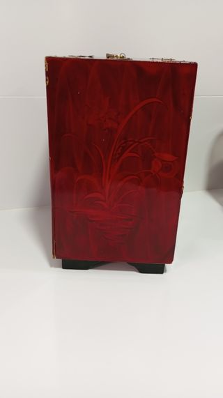 Caja joyero vintage con cajones y un hilo musical