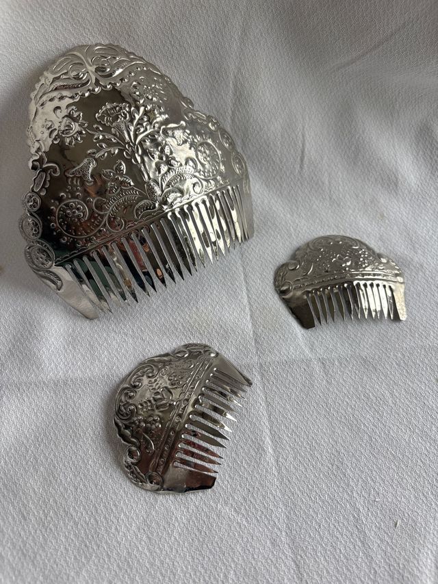 Juego de 3 peinetas plateadas