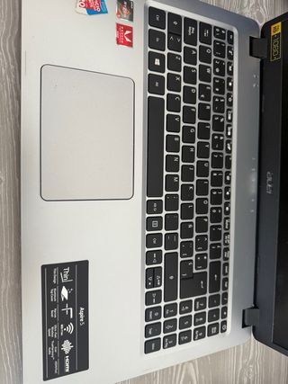 Ordenador portátil Acer Plata
