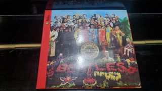 The Beatles Sgt. Pepper's Lonely Hearts Club Band