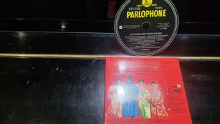 The Beatles Sgt. Pepper's Lonely Hearts Club Band