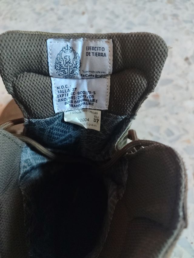 Botas de montaña Gore-Tex verdes
